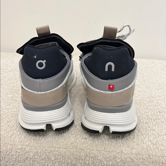 On Running Cloud Nova White Sand. Sz 40 (8.5) - Picture 2 of 6